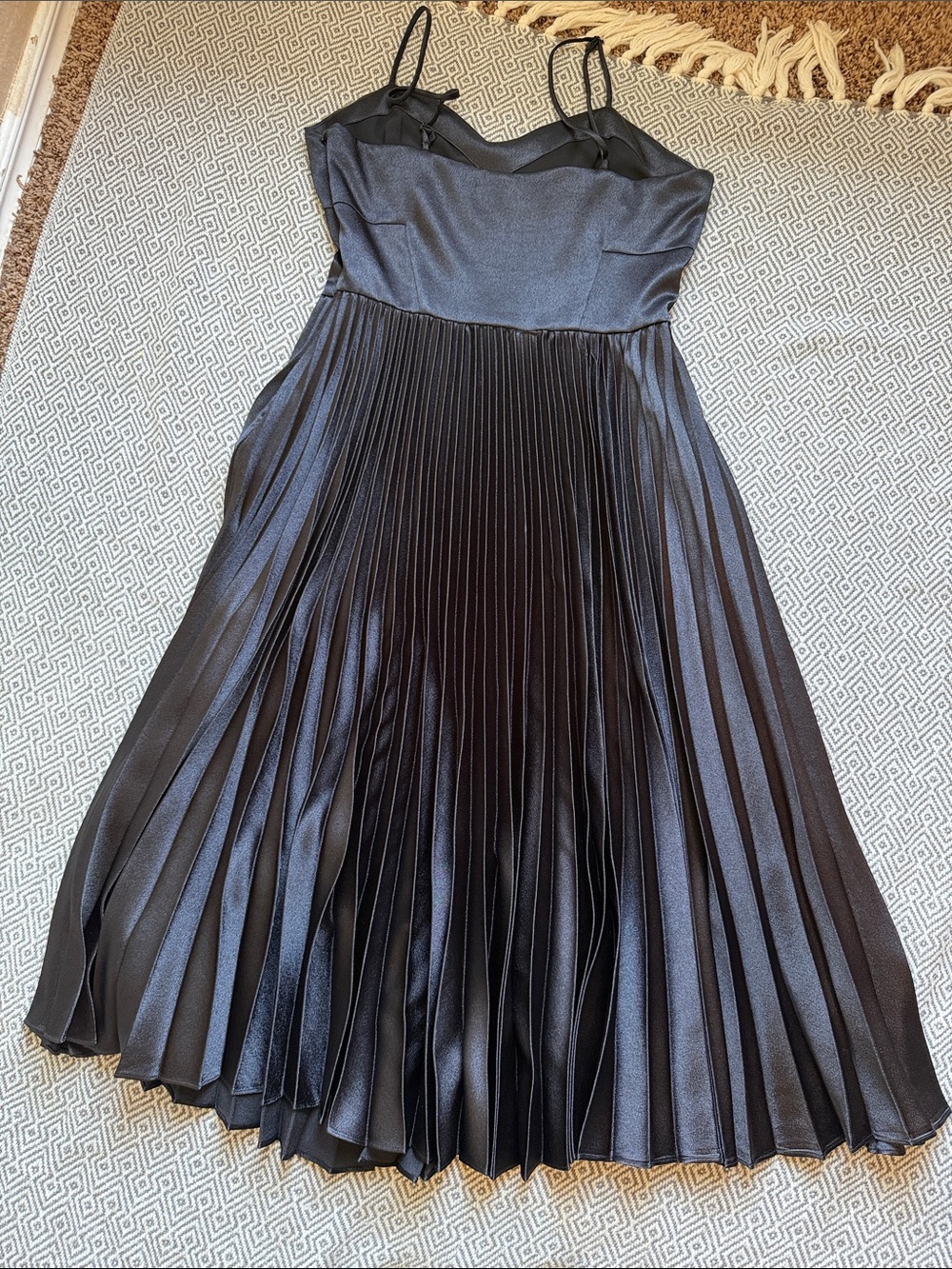 Gianni Bini Elegant Black accordion Dress with adjustable Spaghetti Straps - Picture 7 of 16
